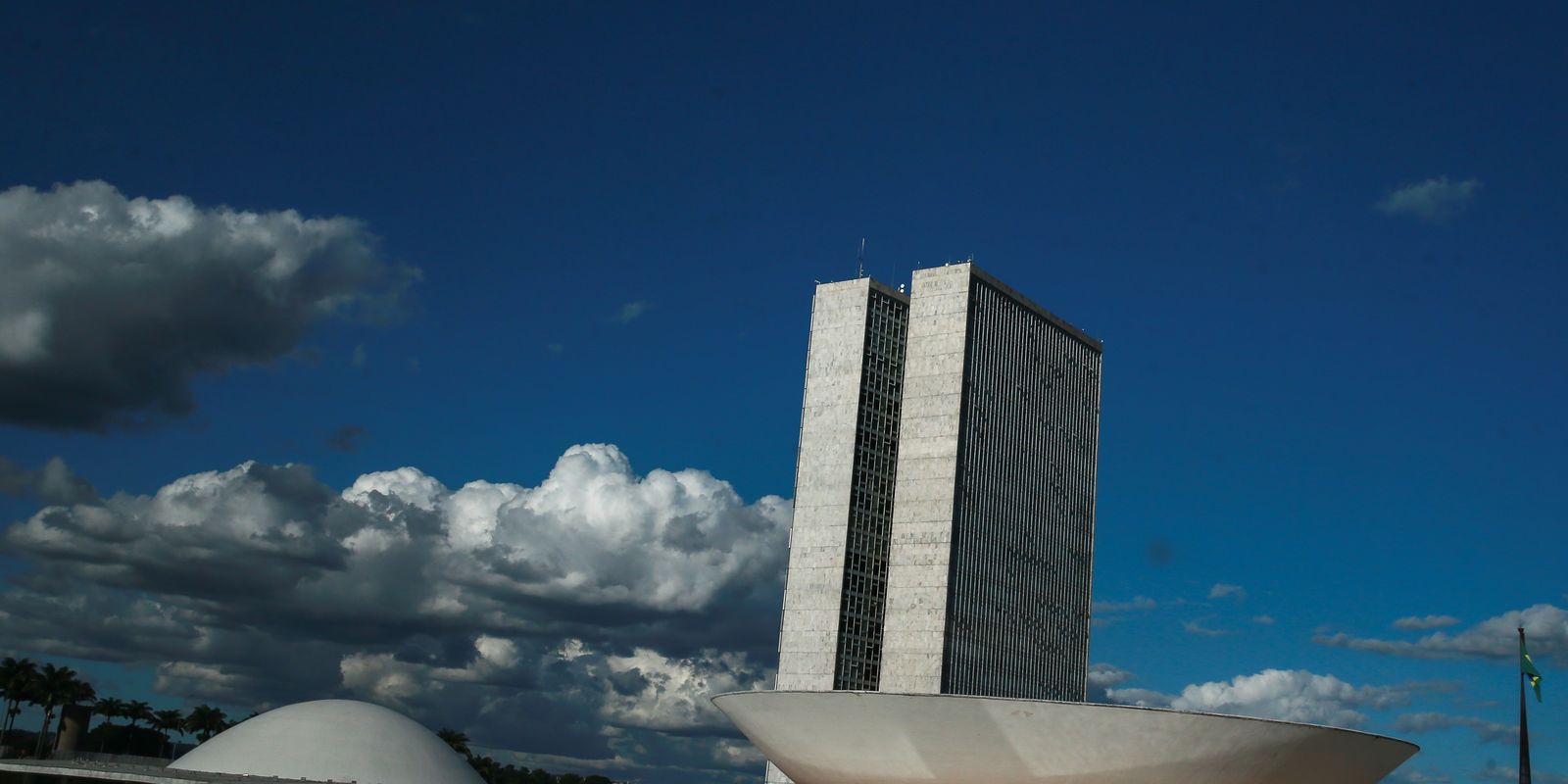 Câmara aprova taxação de 15% sobre lucro de multinacionais